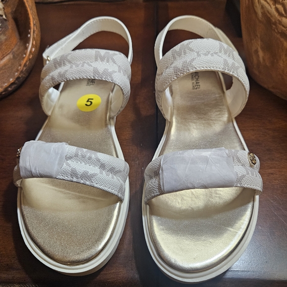 MICHAEL Michael Kors White and Cream Sandals - Picture 2 of 9